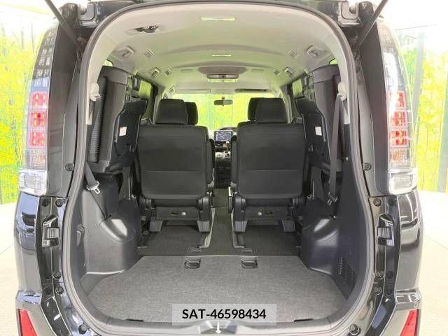 Toyota VOXY 2015-12 218535-11