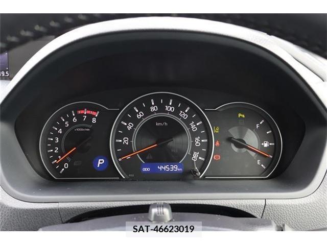 Toyota VOXY 2019-08 395025-9