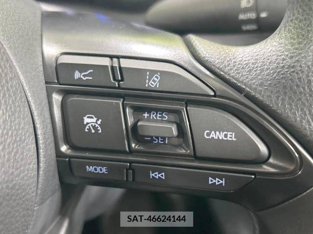 Toyota YARIS 2023-06 371402-5