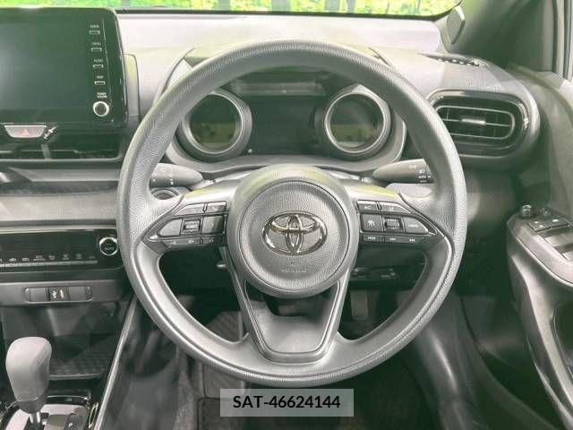 Toyota YARIS 2023-06 371402-11