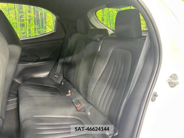 Toyota YARIS 2023-06 371402-9