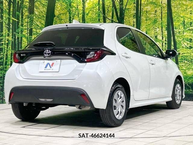 Toyota YARIS 2023-06 371402-17