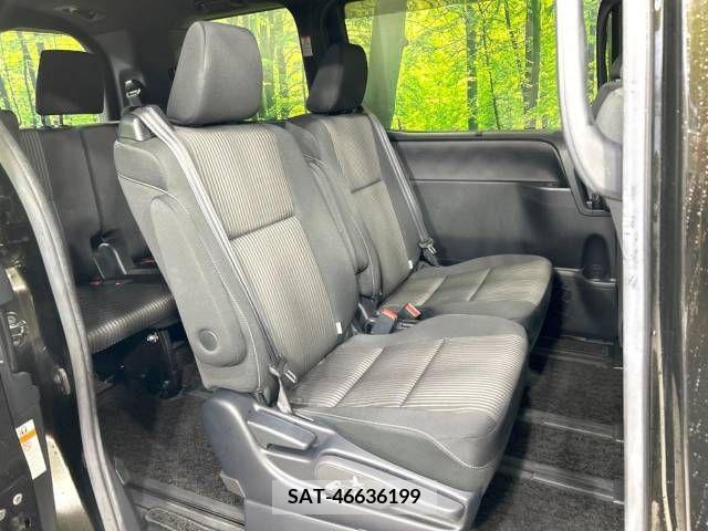 Toyota VOXY 2019-03 216982-8