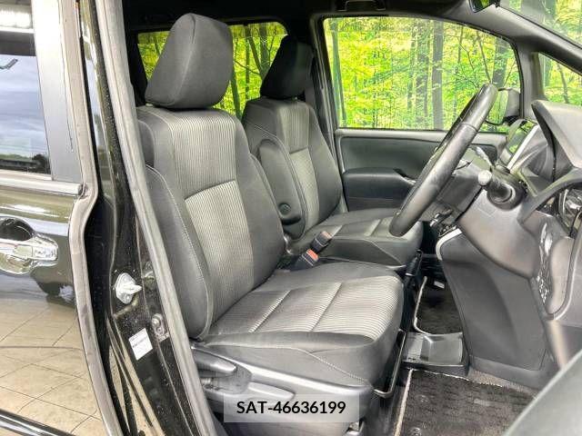 Toyota VOXY 2019-03 216982-7