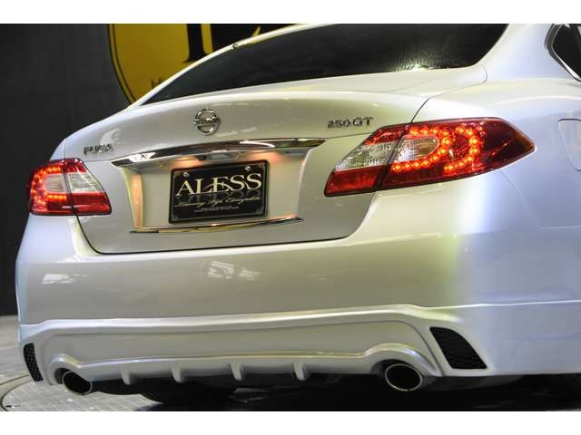 Nissan FUGA 2012-01 5260-17