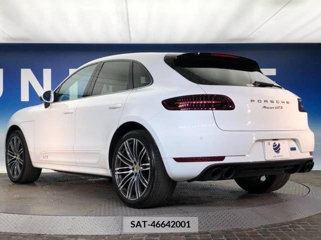 Porsche MACAN 2017-01 333327-17