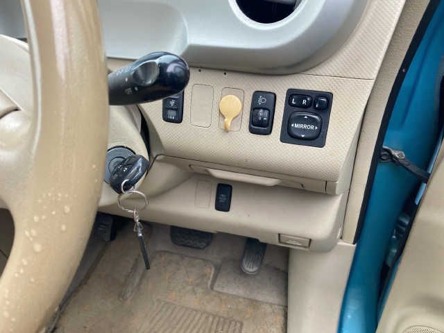 Toyota PORTE 2006-09 189310-6