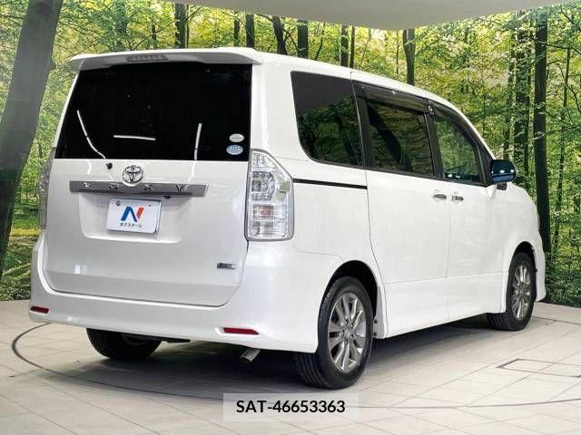 Toyota VOXY 2011-08 335312-17