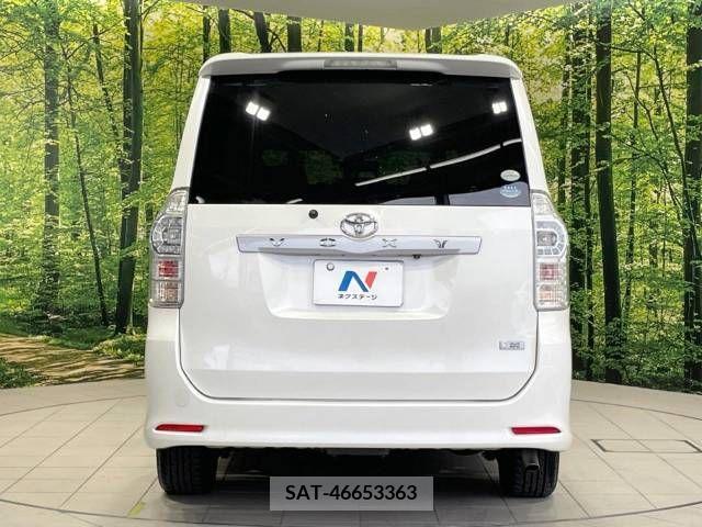 Toyota VOXY 2011-08 335312-15