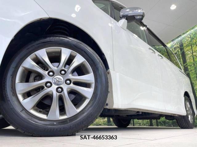 Toyota VOXY 2011-08 335312-13
