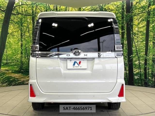 Toyota VOXY 2019-01 212659-16
