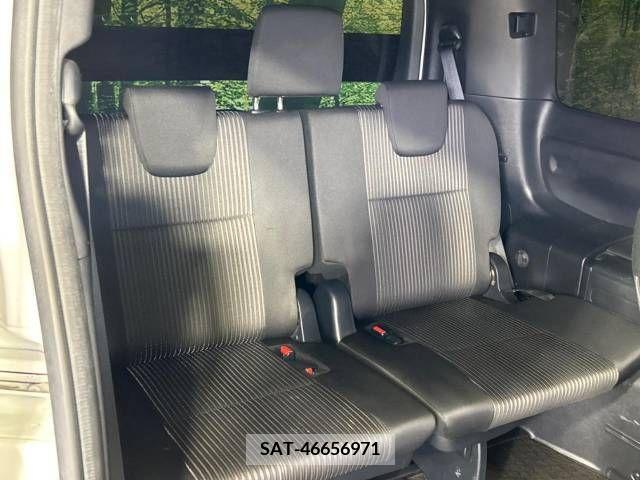 Toyota VOXY 2019-01 212659-10