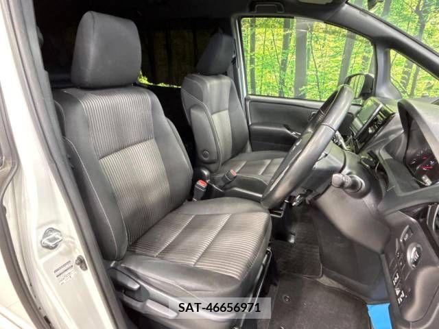 Toyota VOXY 2019-01 212659-8
