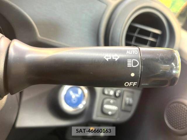 Toyota AQUA 2012-03 356183-7