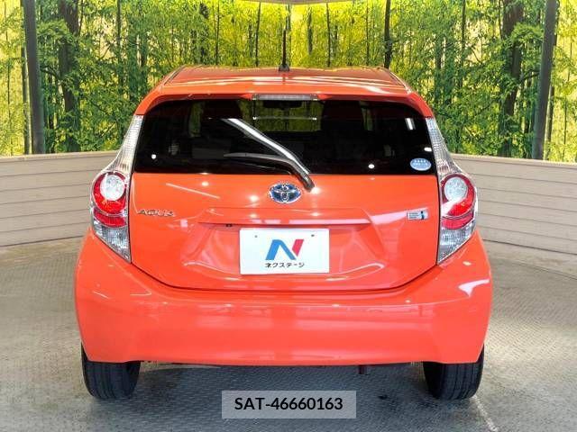 Toyota AQUA 2012-03 356183-15