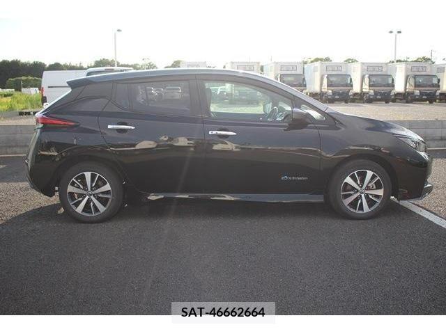 Nissan LEAF 2019-07 367074-11