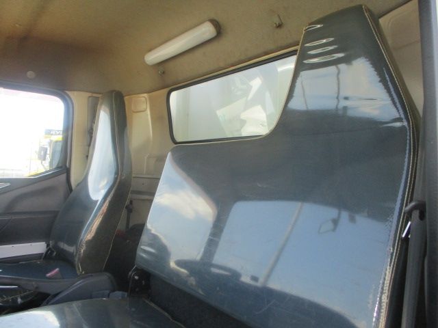 Mitsubishi CANTER 2011-10 1283-22