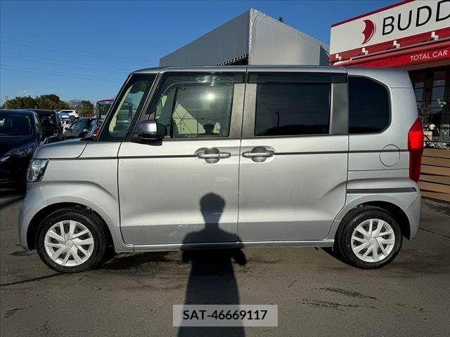 Honda N BOX 2019-03 248285-9