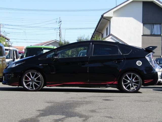 Toyota PRIUS 2013-02 184224-3
