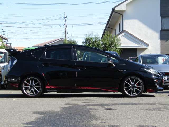 Toyota PRIUS 2013-02 184224-2