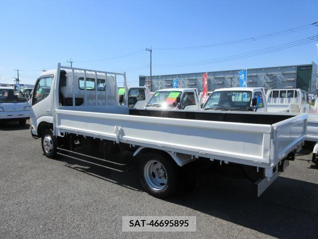 Hino DUTRO 2005-09 270101-8