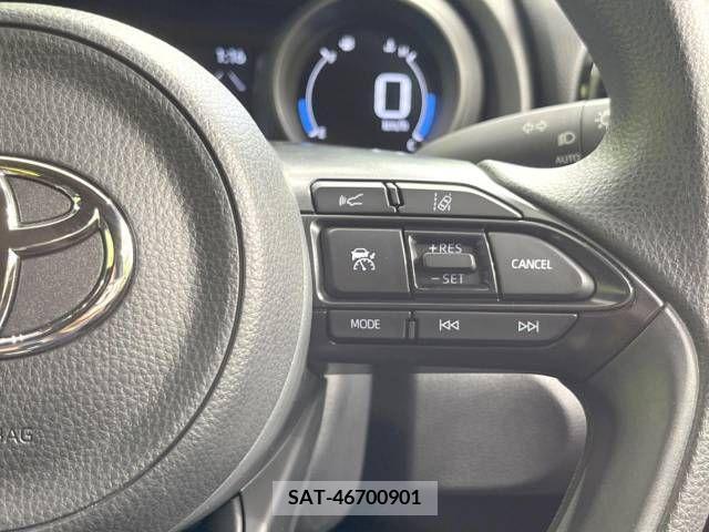 Toyota YARIS 2023-06 371440-5
