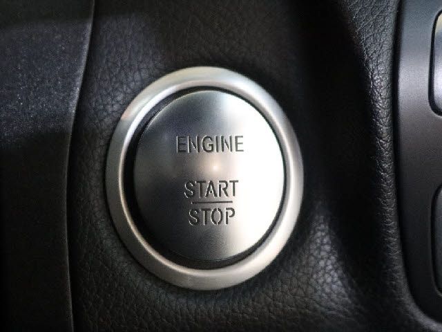 Mercedes Benz C-CLASS 2016-03 25383-15