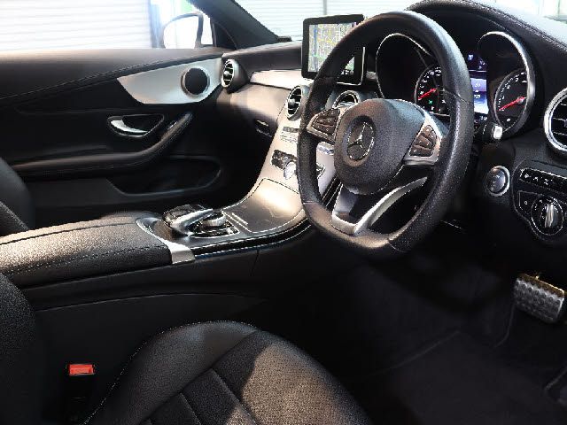 Mercedes Benz C-CLASS 2016-03 25383-11