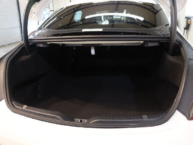 Mercedes Benz C-CLASS 2016-03 25383-6