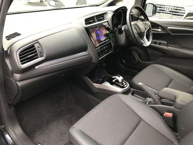 Honda FIT HYBRID 2018-11 11193-10