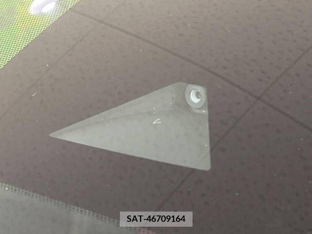Nissan AURA 2022-01 222062-2