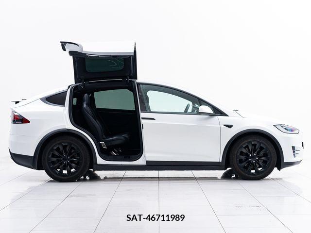 Tesla MODEL X 2019-06 208641-14