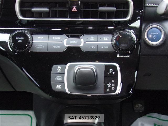 Toyota AQUA 2021-09 206139-17