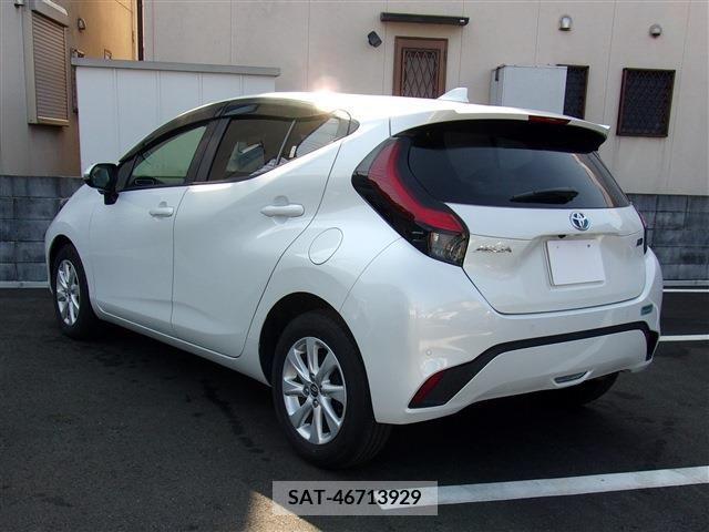 Toyota AQUA 2021-09 206139-4