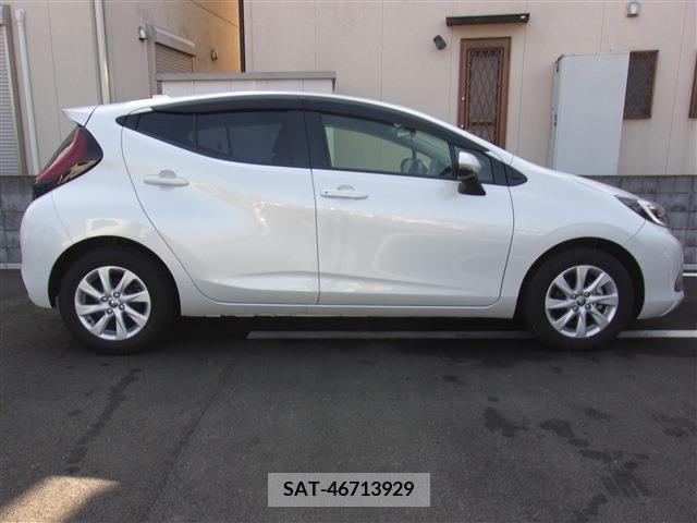 Toyota AQUA 2021-09 206139-7