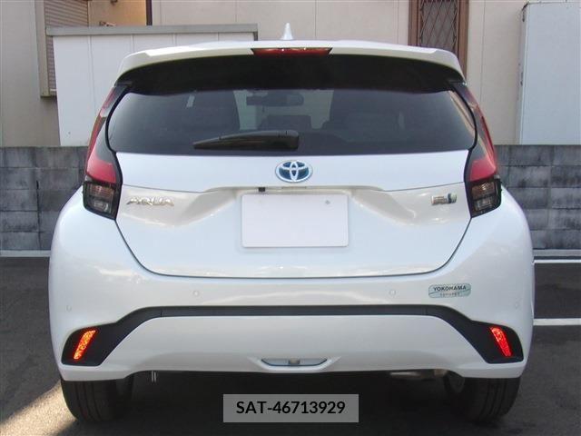 Toyota AQUA 2021-09 206139-6