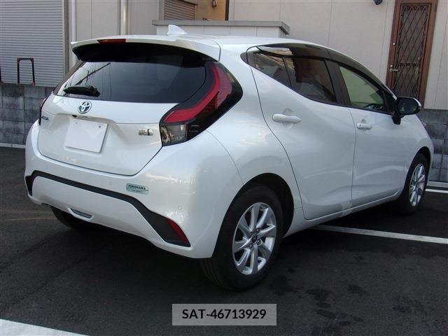 Toyota AQUA 2021-09 206139-1