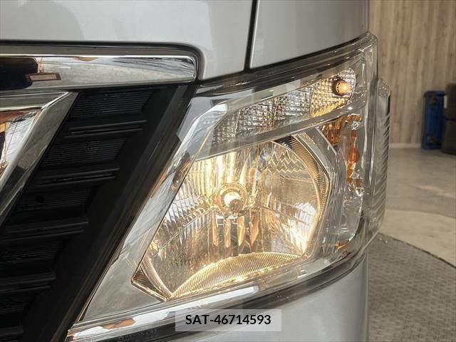 Nissan NV350 Caravan 2018-11 317322-10