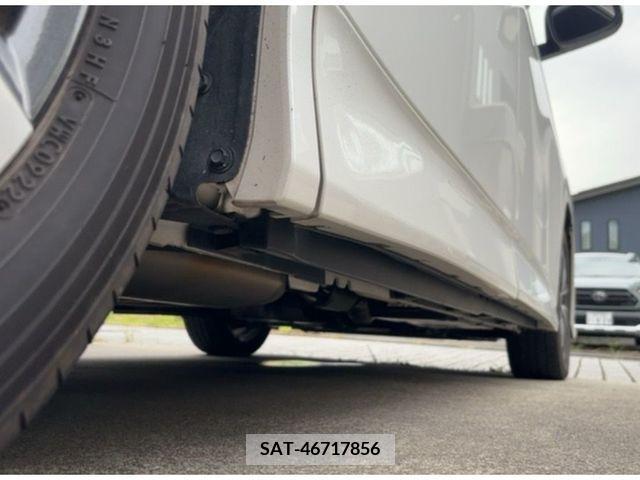 Toyota VOXY 2022-05 332866-21
