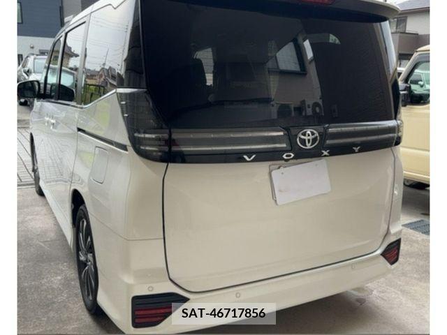 Toyota VOXY 2022-05 332866-2