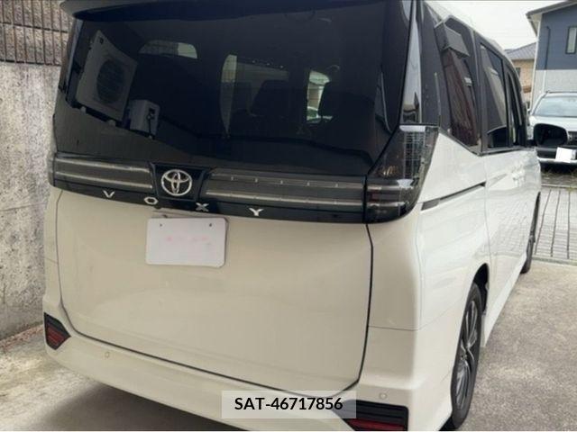 Toyota VOXY 2022-05 332866-5