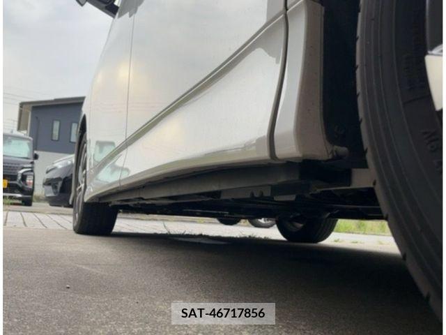 Toyota VOXY 2022-05 332866-20