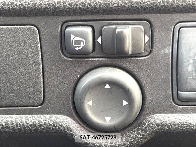 Nissan NOTE 2012-10 254155-7
