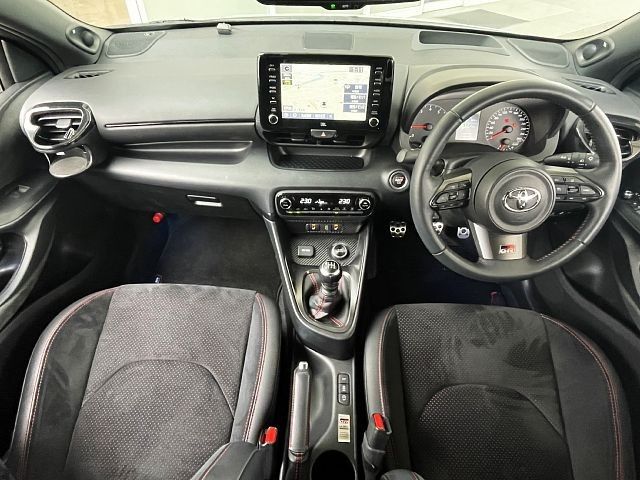 Toyota YARIS 2021-01 181016-1