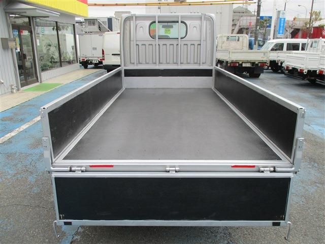 Nissan ATLAS 2014-03 900-5