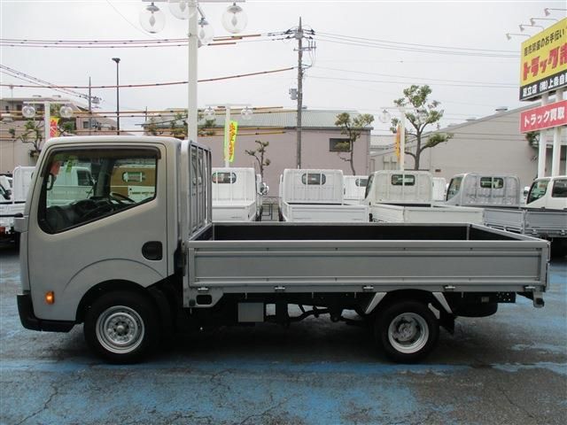 Nissan ATLAS 2014-03 900-3