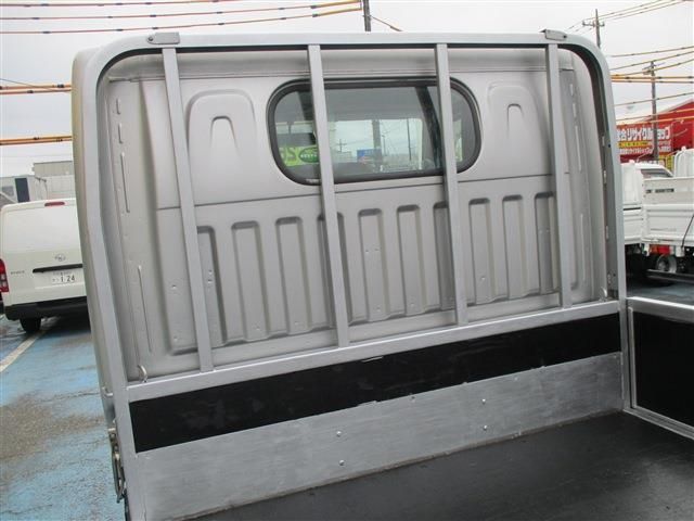 Nissan ATLAS 2014-03 900-7