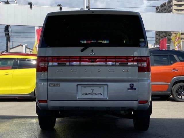 Mitsubishi DELICA D5 2008-03 2792-5