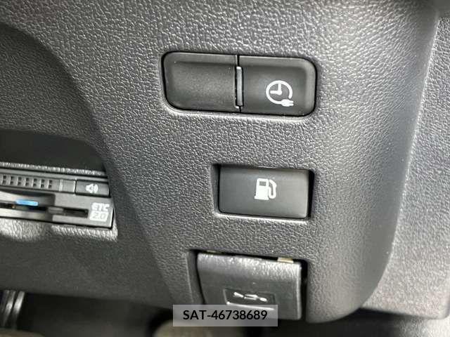 Toyota PRIUS PHV 2018-04 215990-19