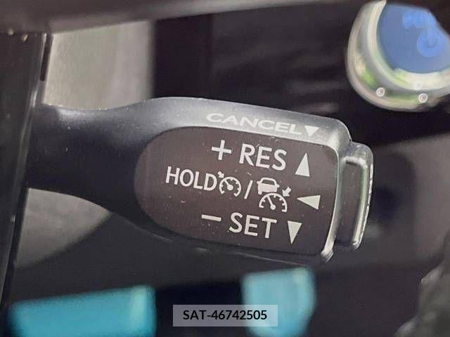 Toyota PRIUS 2022-07 322492-4